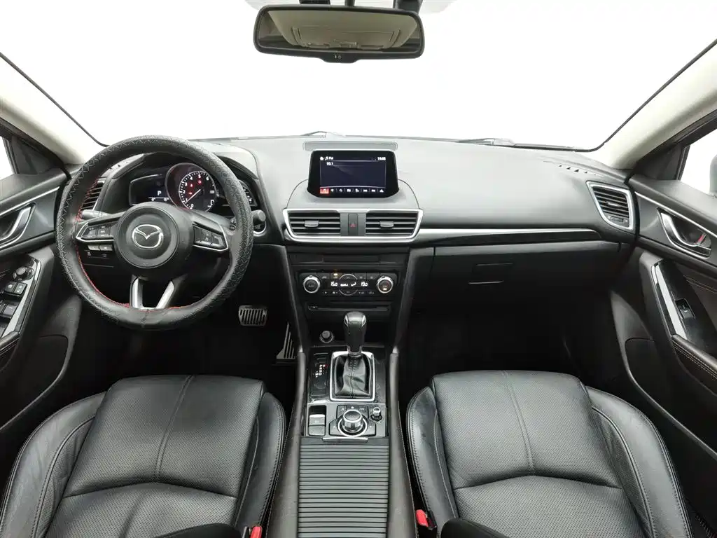 Mazda 3 Axela 2019 — фото 5