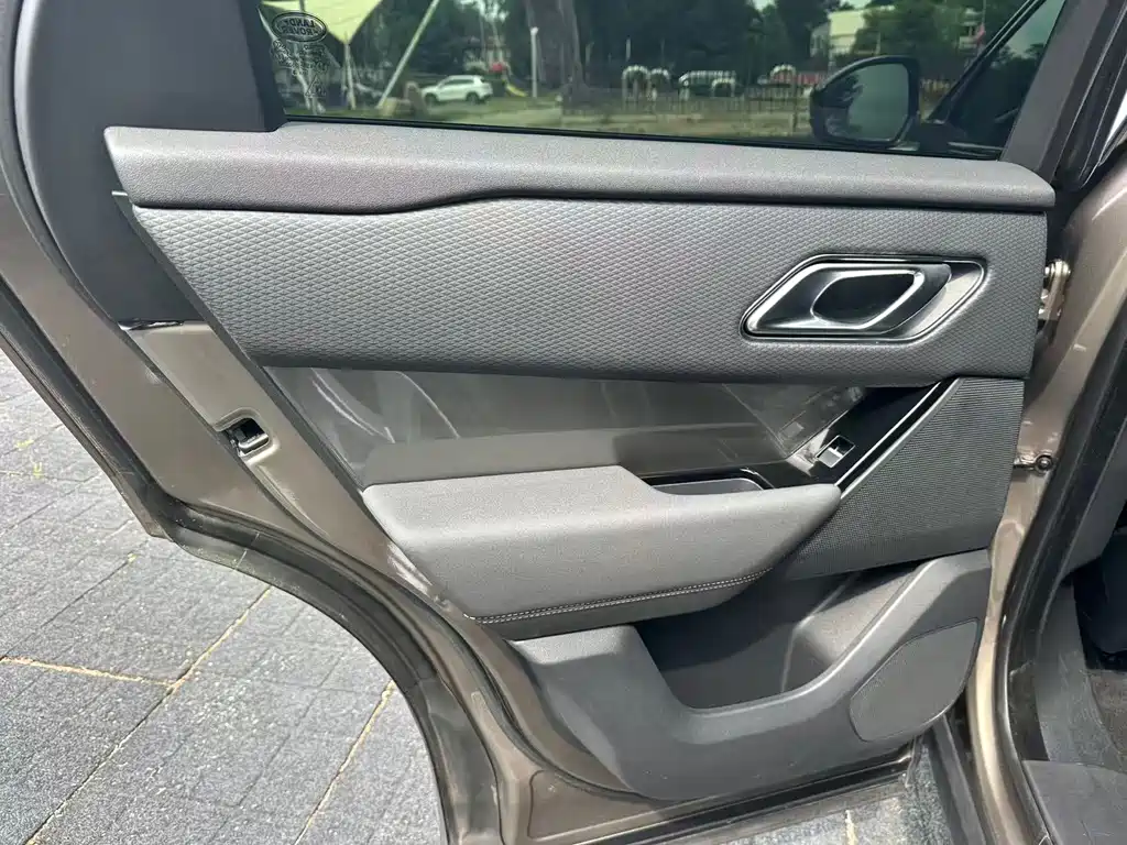 Land Rover Range Rover Velar 2018 — фото 19