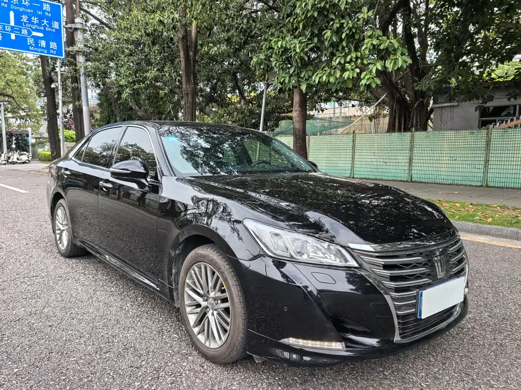 Toyota Crown 2017 — фото 3