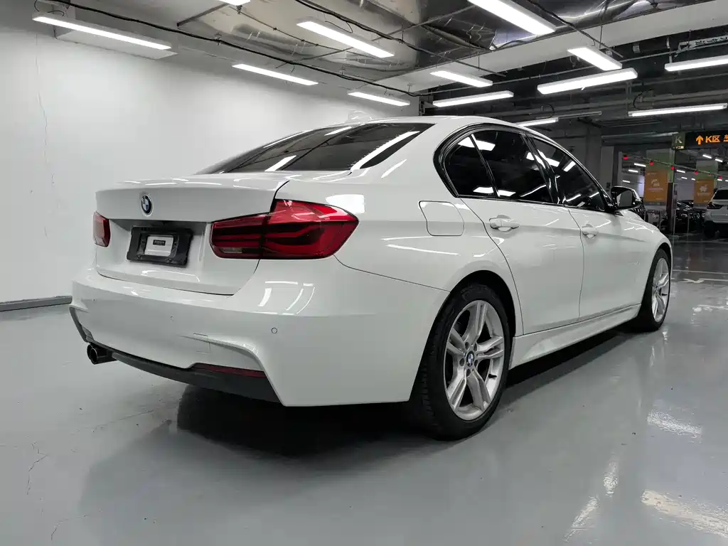 BMW 3 Series 2017 — фото 15