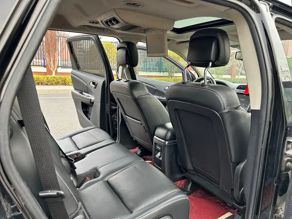 Dodge Journey 2014 — фото 10