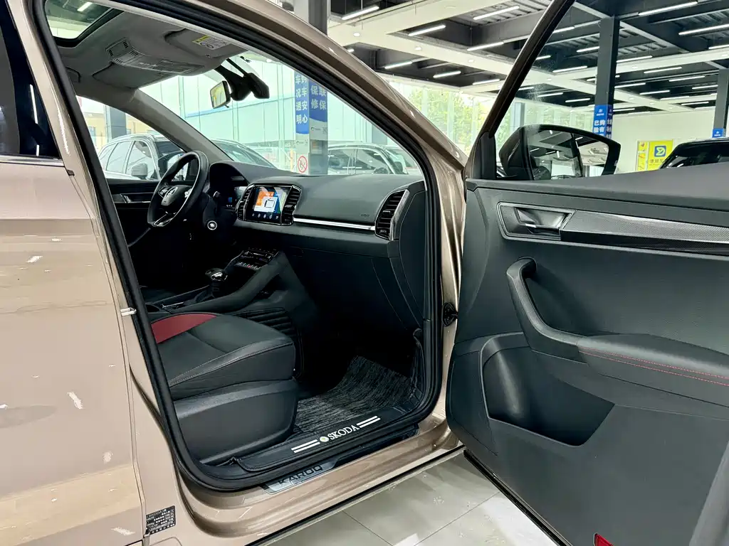 Skoda Karoq 2023 — фото 9