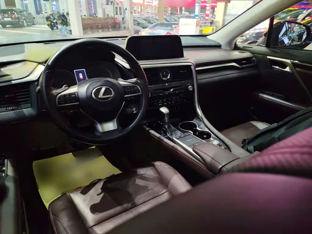 Lexus RX 2022