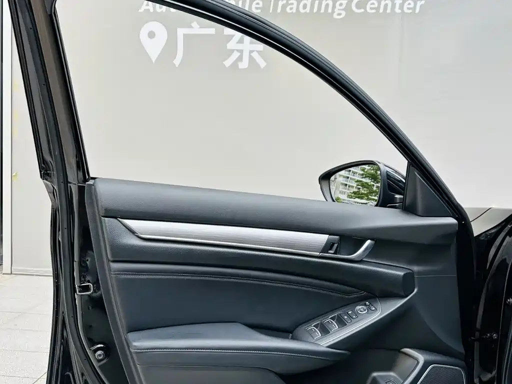 Honda Accord 2022 — фото 20