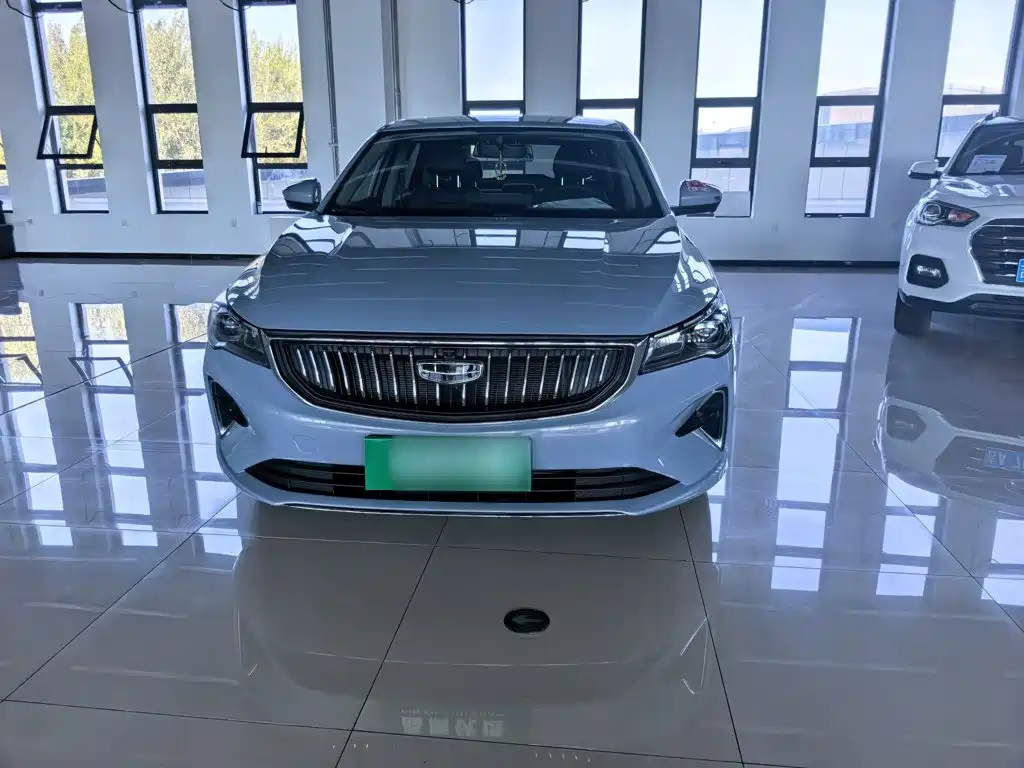 Geely Emgrand 2023