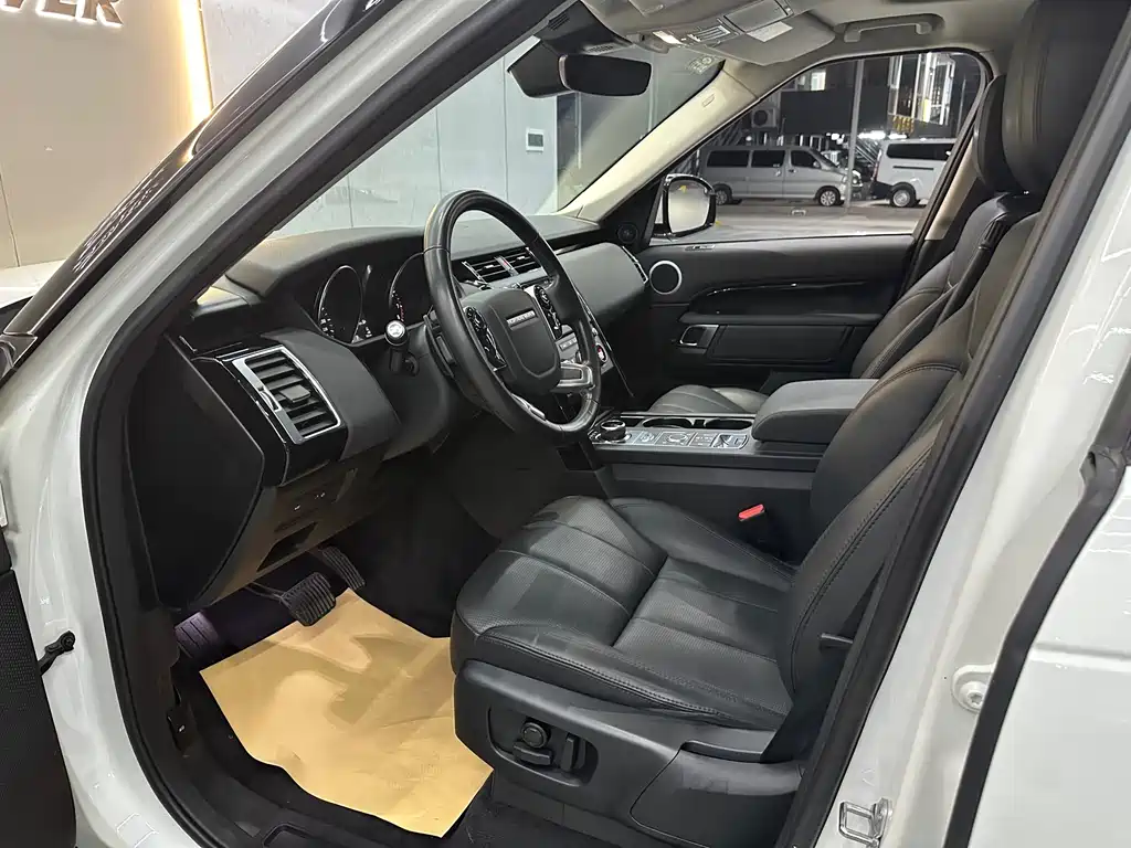 Land Rover Discovery 2019 — фото 16