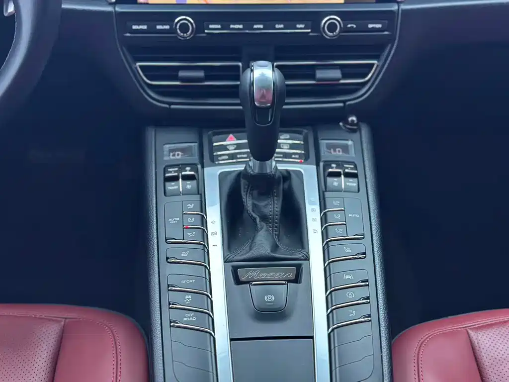 Porsche Macan 2022 — фото 15