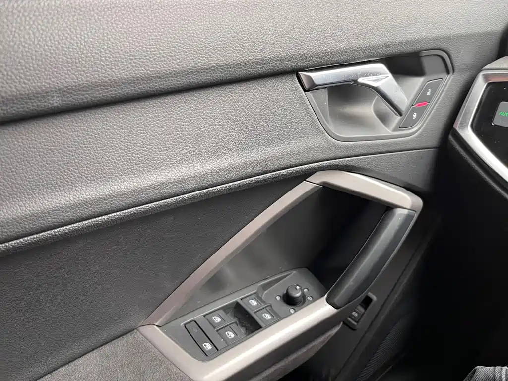 Audi Q3 2022 — фото 10