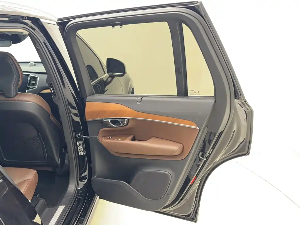 Volvo XC90 2019 — фото 11