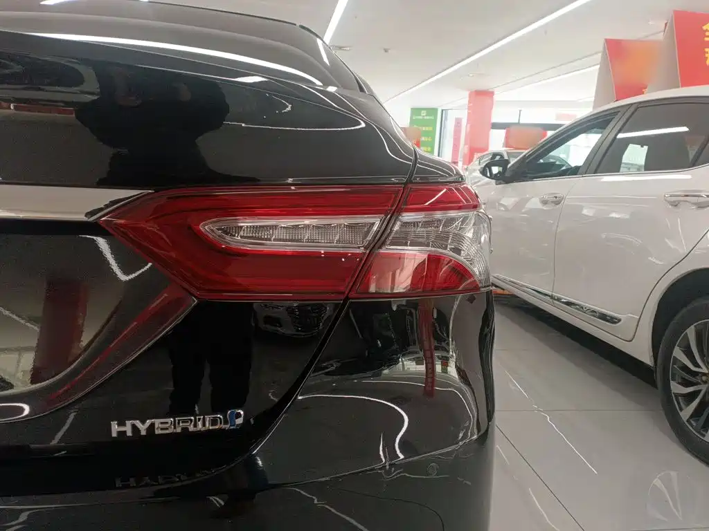 Toyota Camry 2020 — фото 8