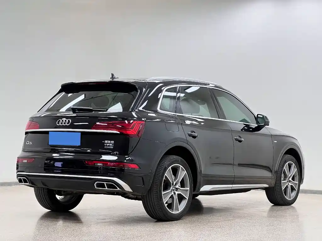 Audi Q5L 2022 — фото 3