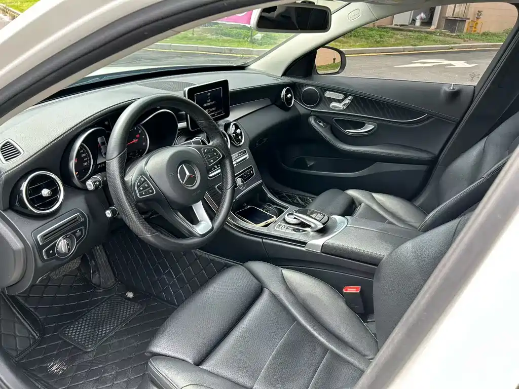Mercedes-Benz C-Class 2018 — фото 8
