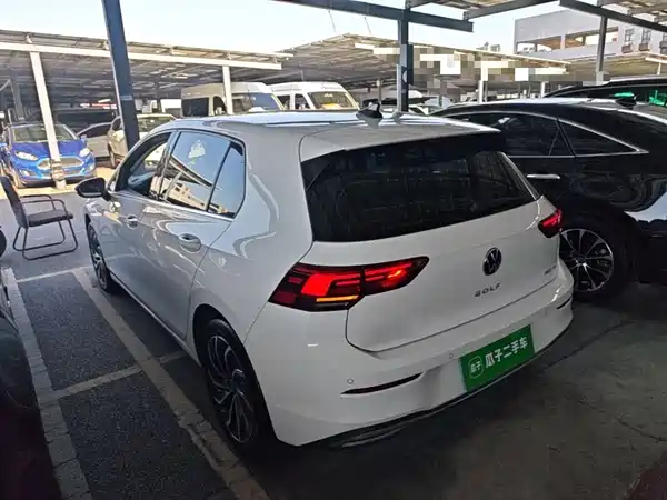 Volkswagen Golf 2023