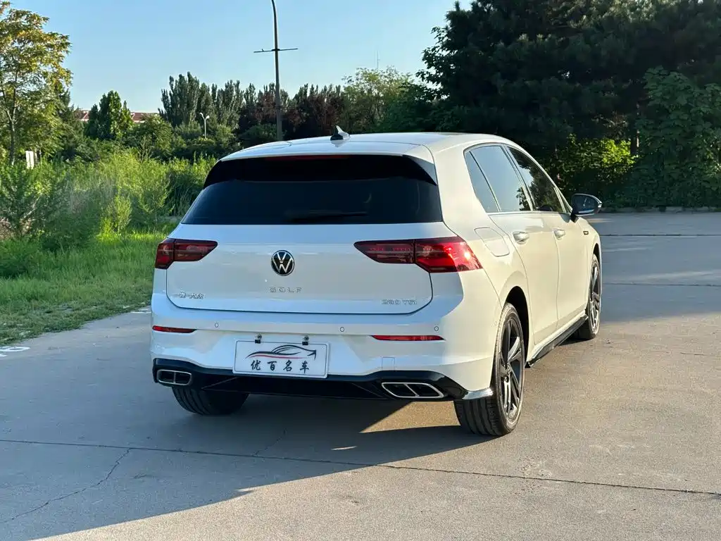 Volkswagen Golf 2024