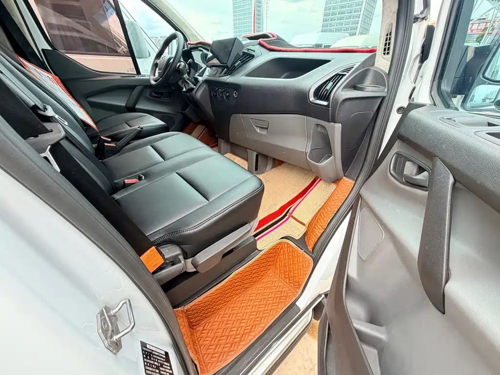 Ford Transit 2018 — фото 10