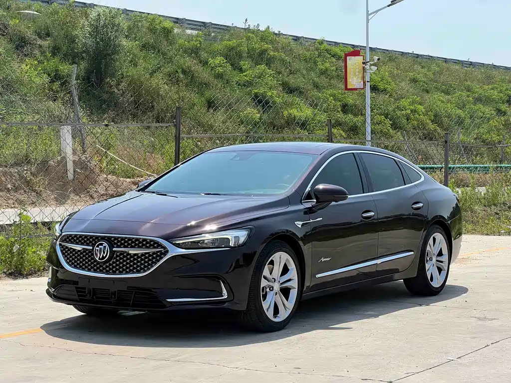 Buick LaCrosse 2022 — фото 1