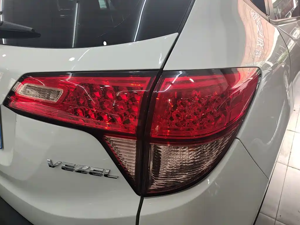 Honda Vezel 2015 — фото 8