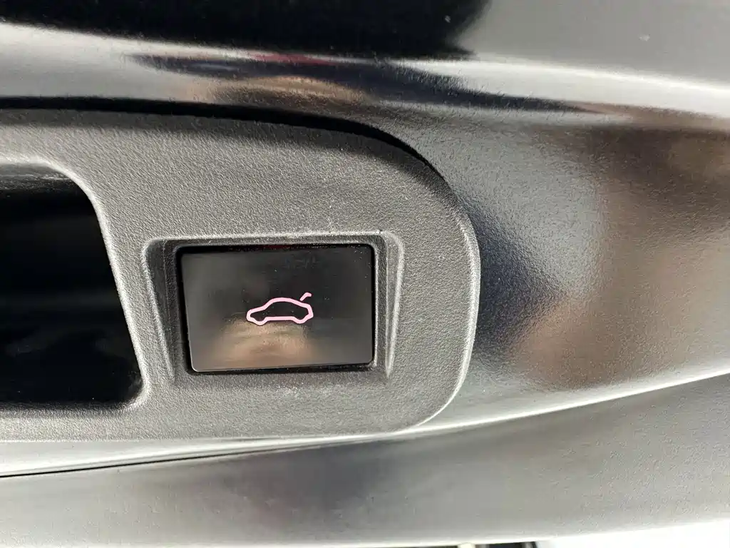 Mitsubishi Outlander 2022 — фото 17