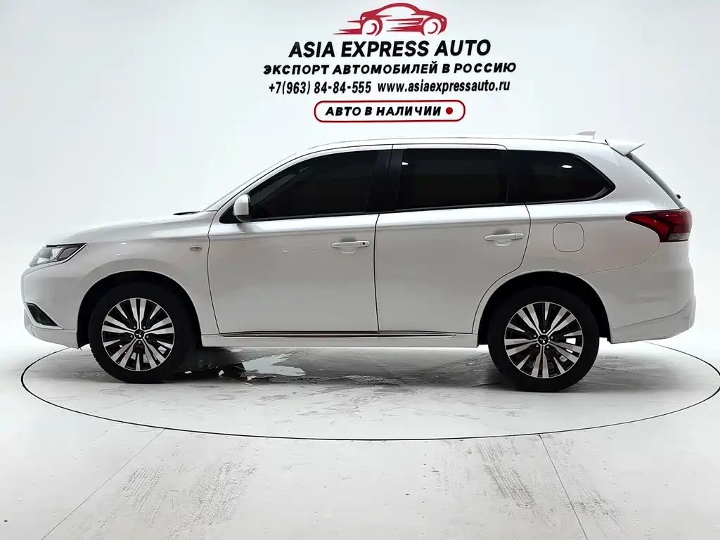 Mitsubishi Outlander 2021 — фото 4