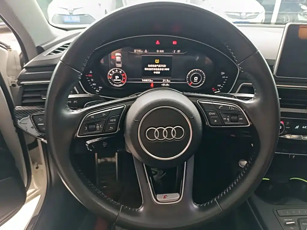 Audi A4L 2018 — фото 11