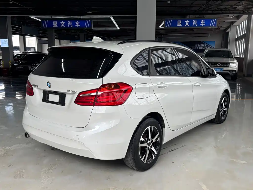 BMW 2 Series Active Tourer 2017 — фото 16