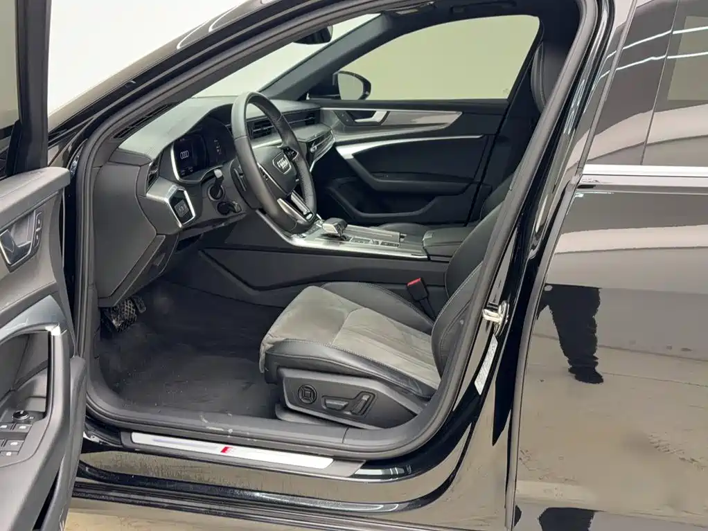 Audi A6L 2022