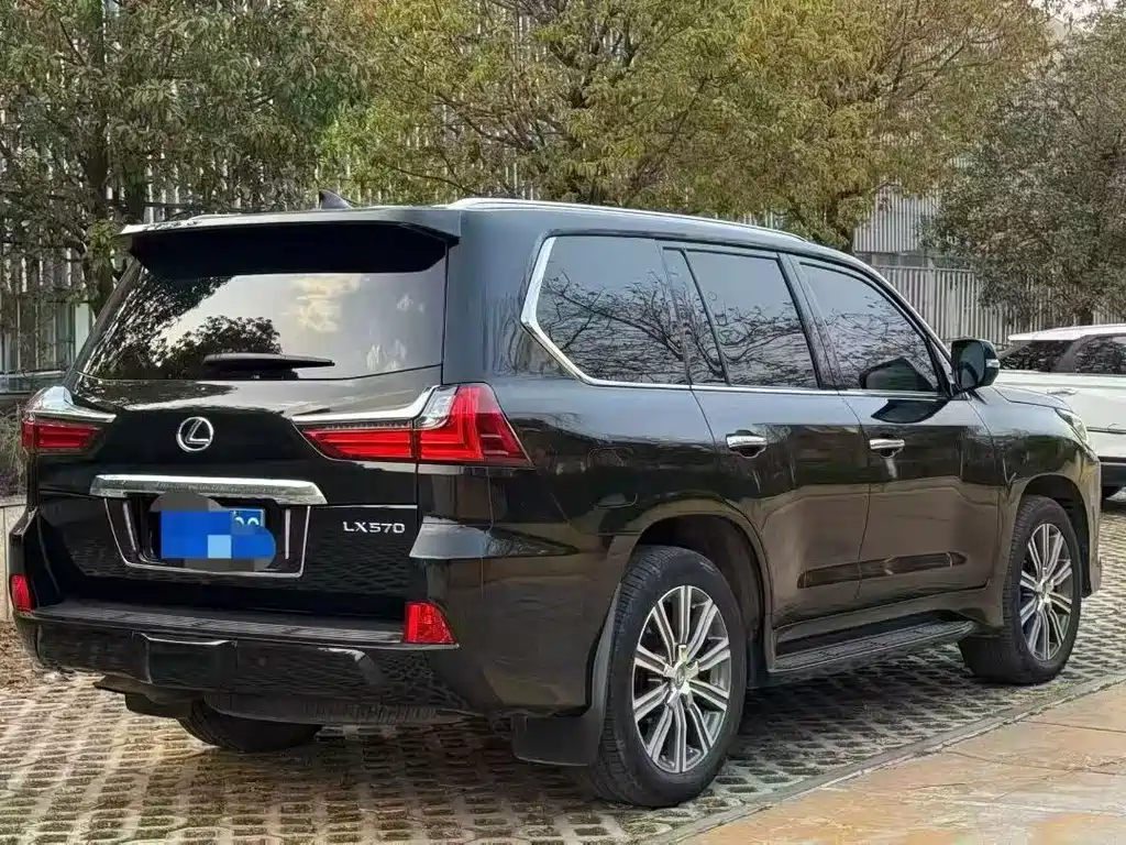 Lexus LX 2017 — фото 4