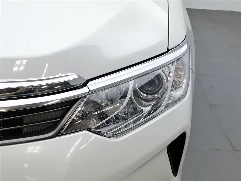 Toyota Camry 2016 — фото 7