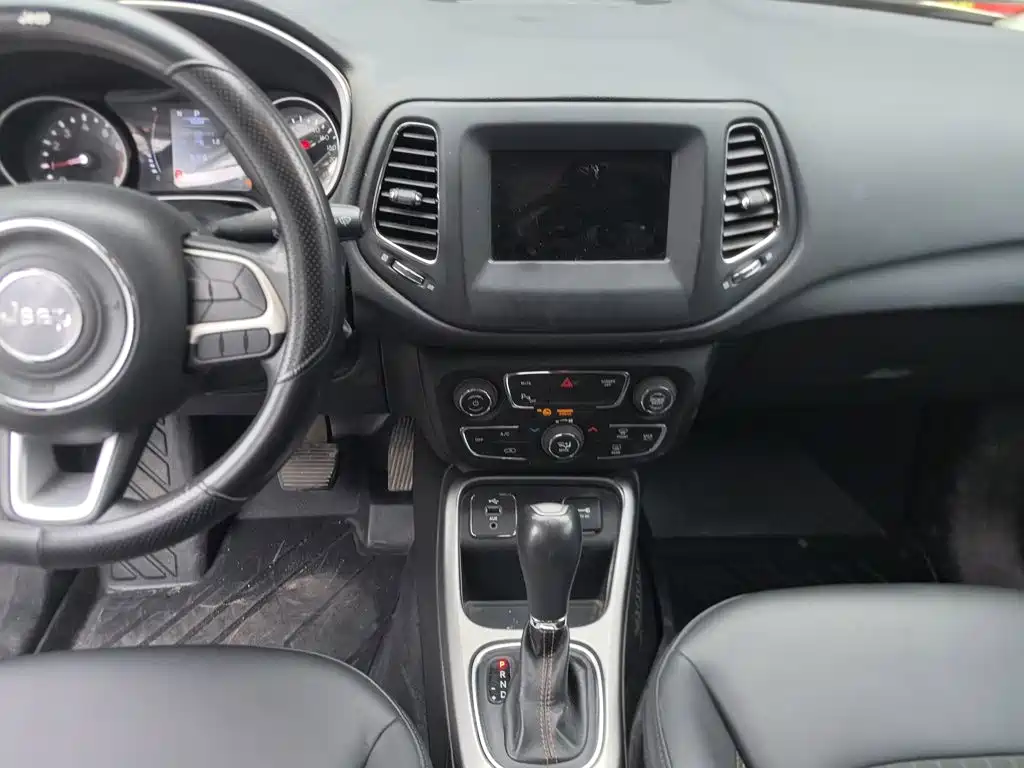 Jeep Compass 2019 — фото 13