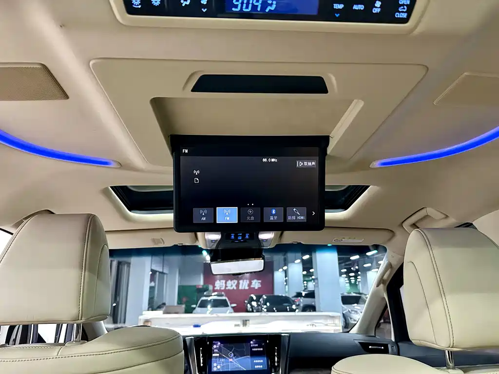 Toyota Vellfire 2021 — фото 11
