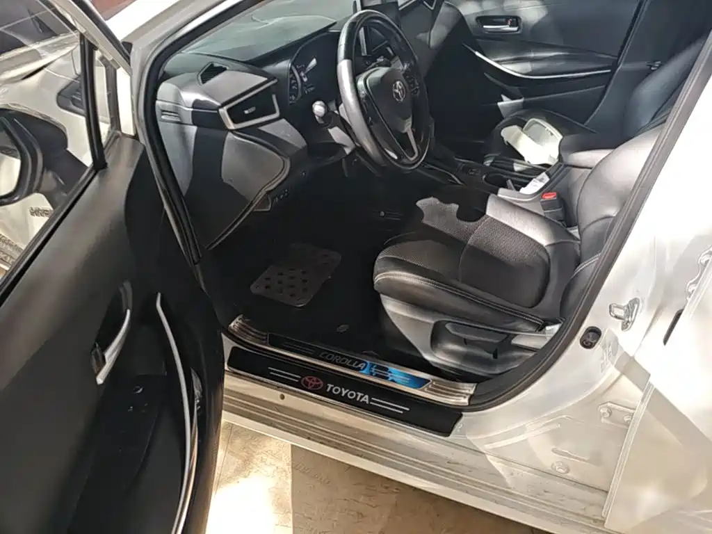 Toyota Corolla 2023 — фото 16