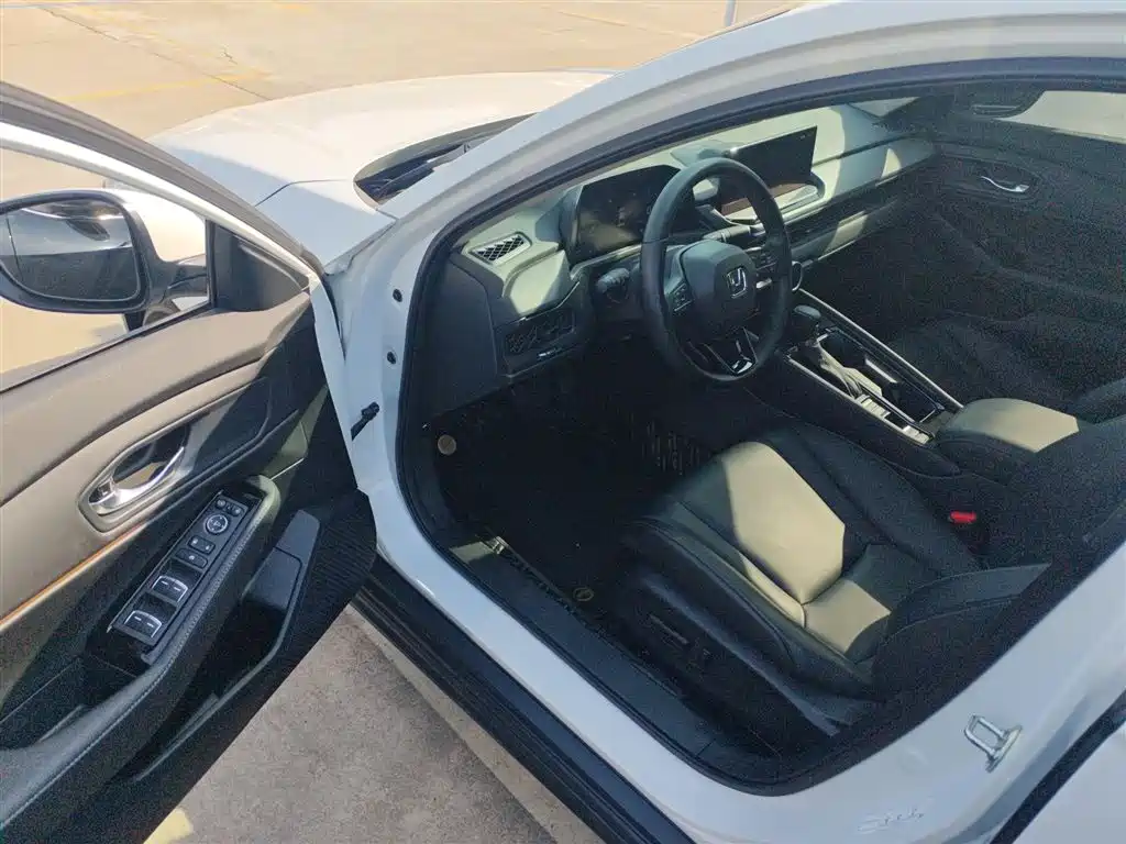 Honda Accord 2023 — фото 16