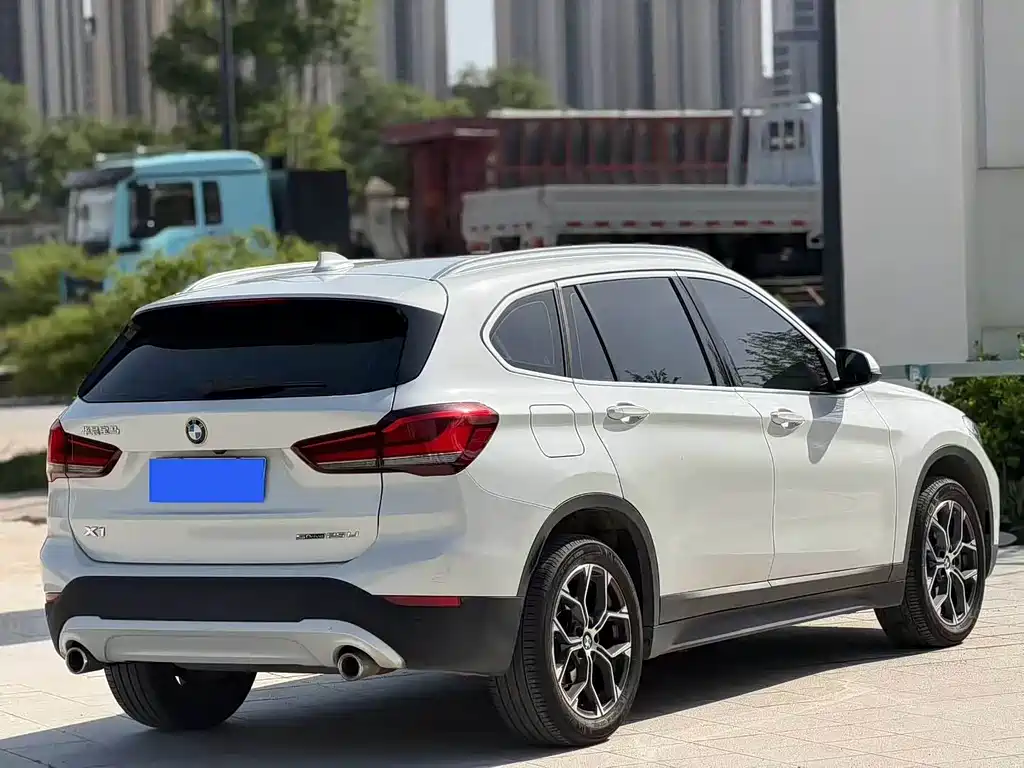 BMW X1 2021 — фото 7