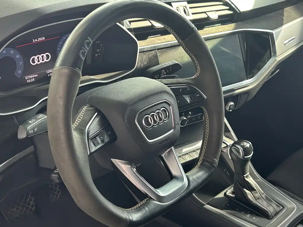 Audi Q3 2020 — фото 24