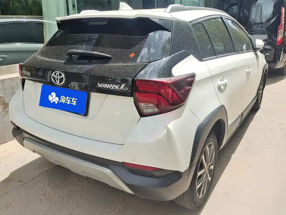 Toyota Yaris L 2022 — фото 2