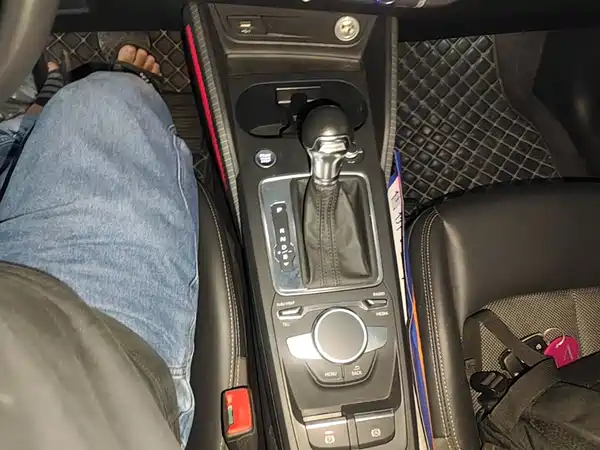 Audi Q2L E-Tron 2020
