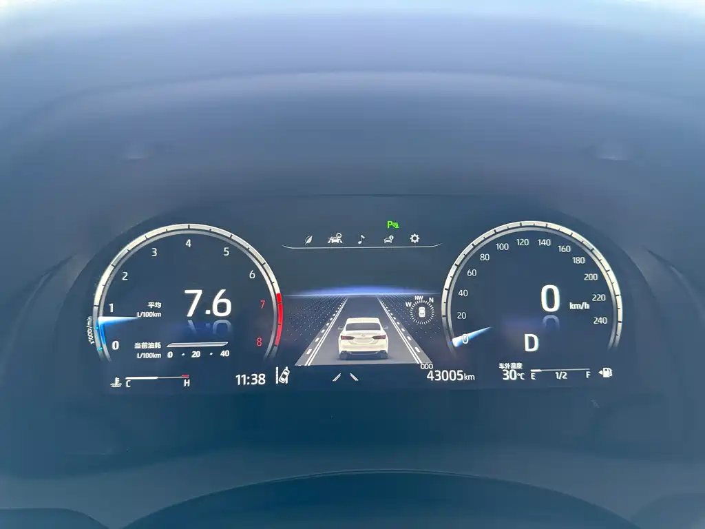 Toyota Camry 2021 — фото 18
