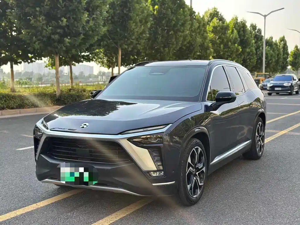 NIO ES8 2021