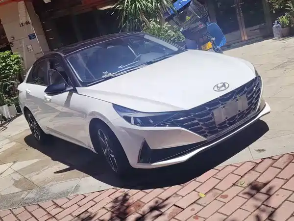 Hyundai Elantra 2022