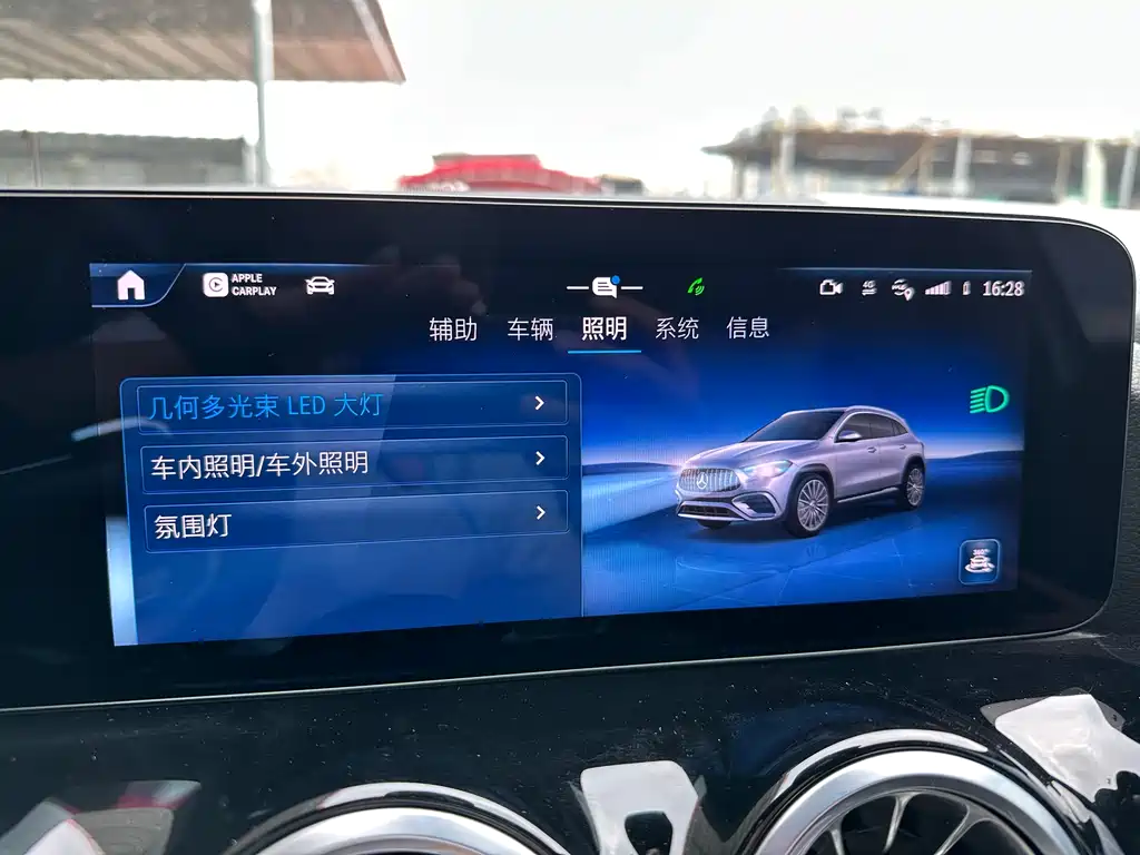 Mercedes-Benz GLA AMG 2024 — фото 11