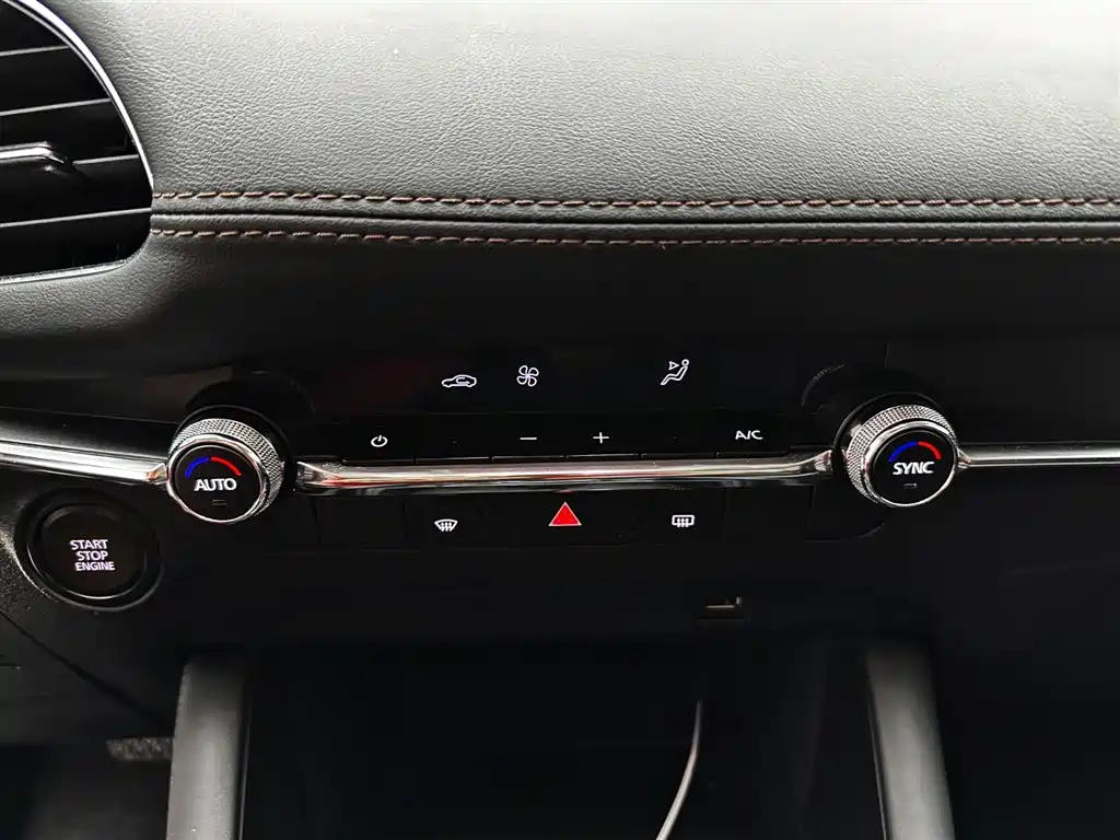 Mazda 3 Axela 2022 — фото 19