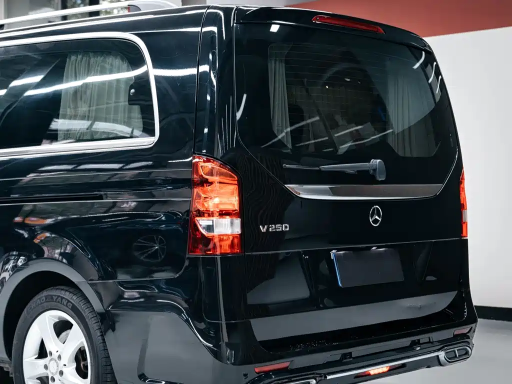 Mercedes-Benz V-Class 2020 — фото 8