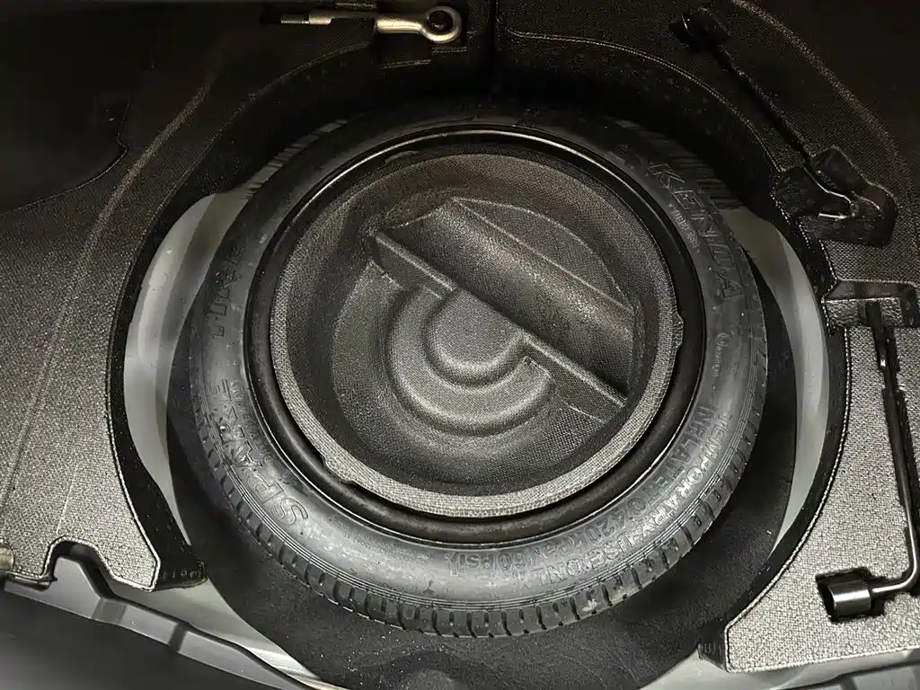 Mazda 3 Axela 2022 — фото 10