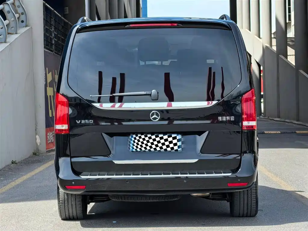 Mercedes-Benz V-Class 2020 — фото 4