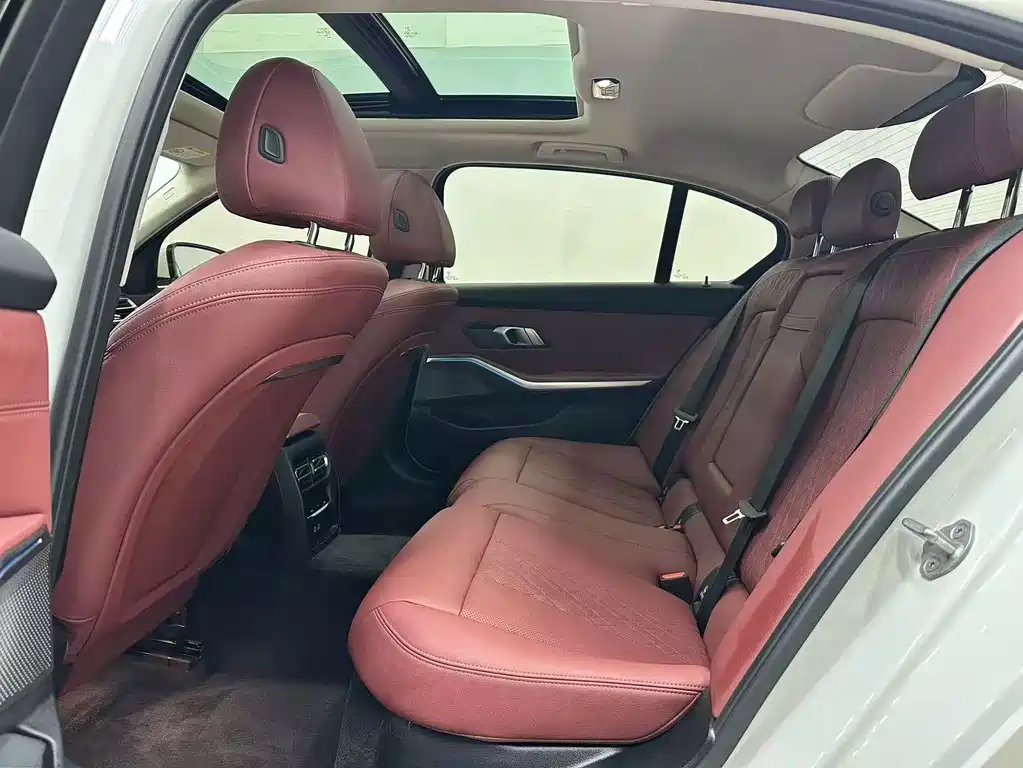 BMW 3 Series 2024