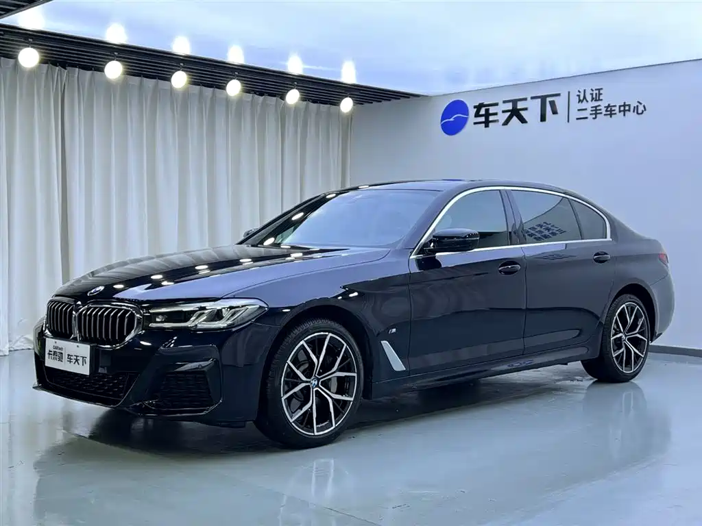 BMW 5 Series 2024 — фото 1