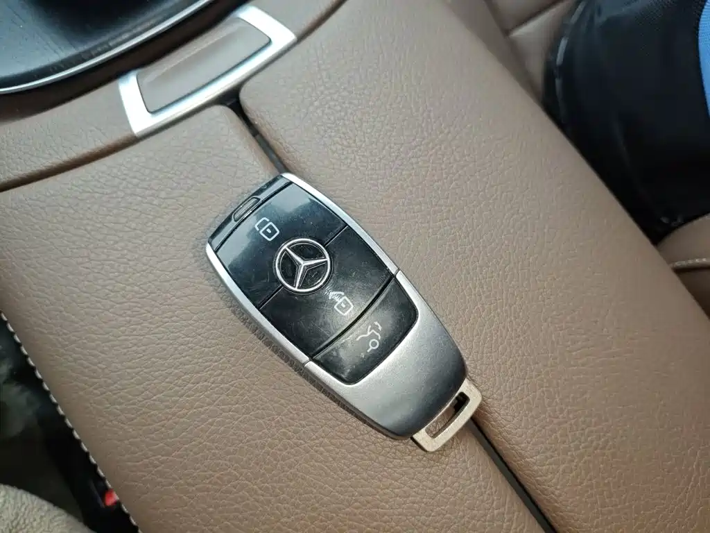 Mercedes-Benz E-Class 2018 — фото 17