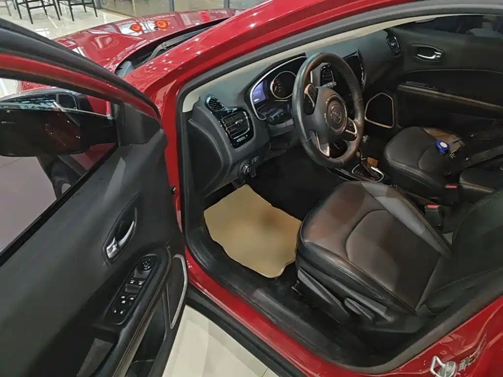 Jeep Compass 2020 — фото 16