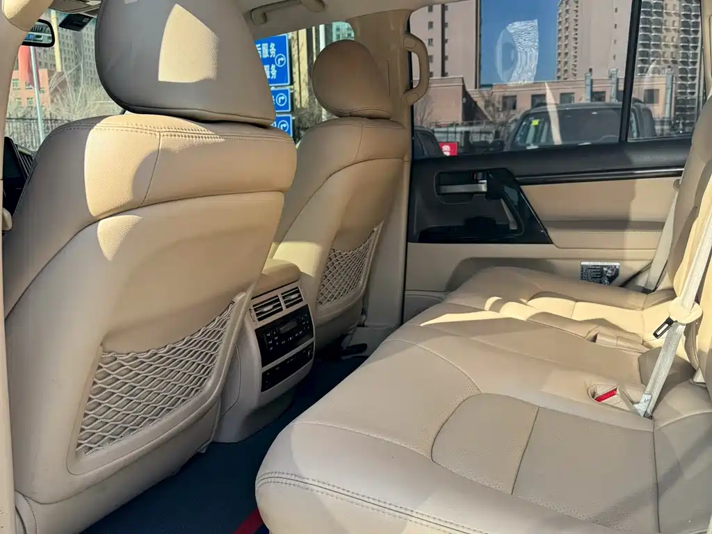 Toyota Land Cruiser 2010 — фото 6