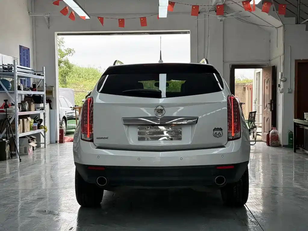 Cadillac SRX 2016 — фото 17